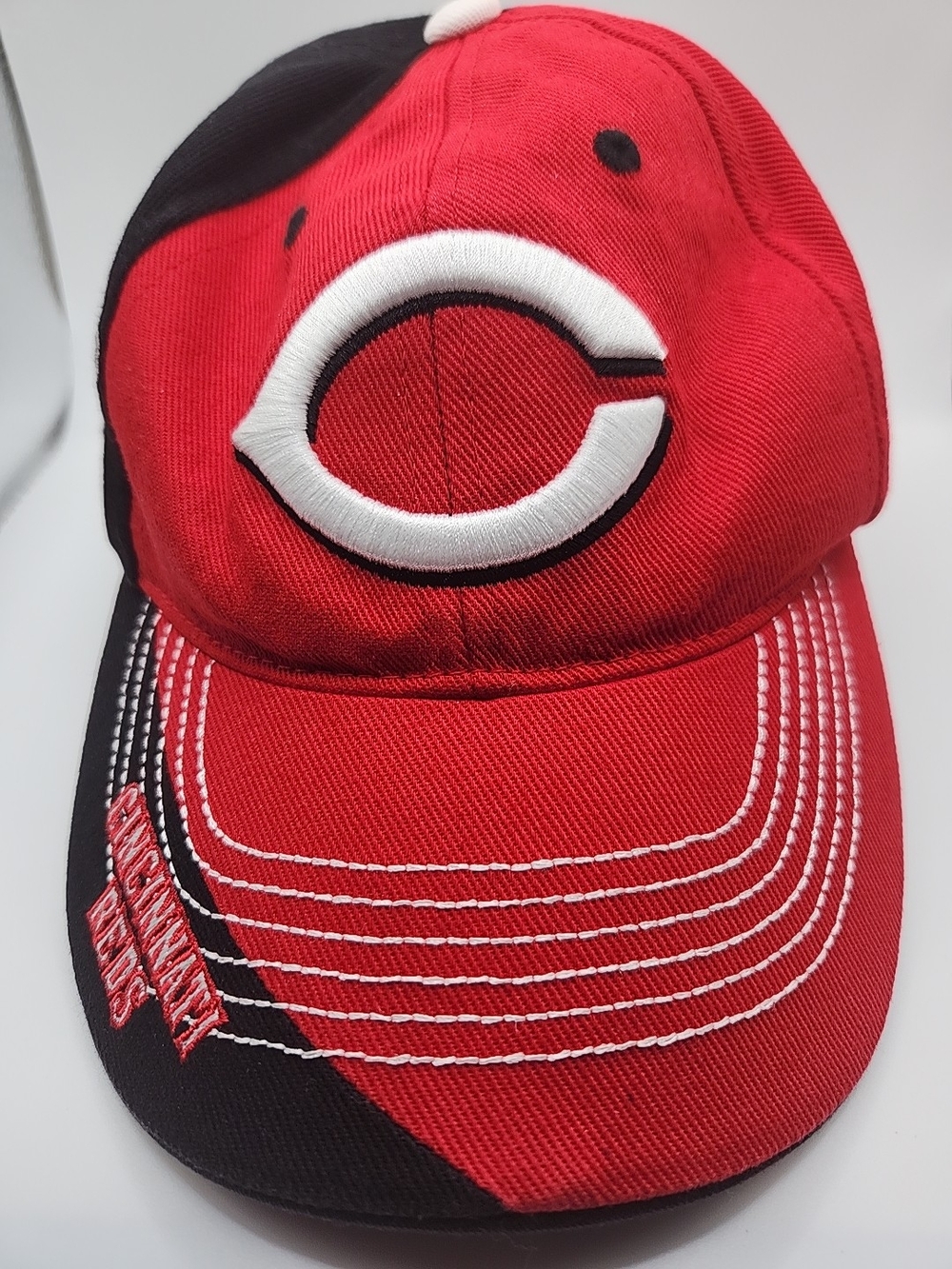Red Kids Baseball Cap. Cincy Reds Youth hat. - Picture 1 of 12